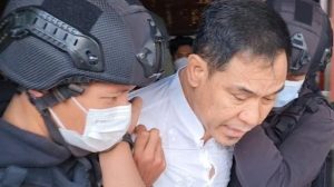 Diduga Terlibat Terorisme, Pentolan FPI Munarman Ditangkap Densus 88