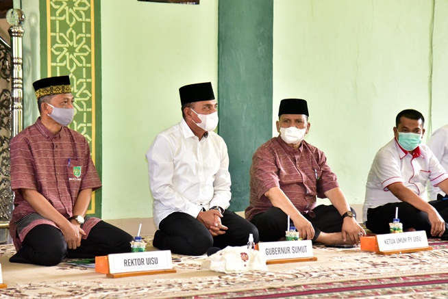 Gubernur Resmikan Majelis Pusaka Ayyub di Masjid Al-Munawwarah UISU