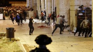 Bentrok di Masjid Al Aqsa, 200 Orang Lebih Terluka