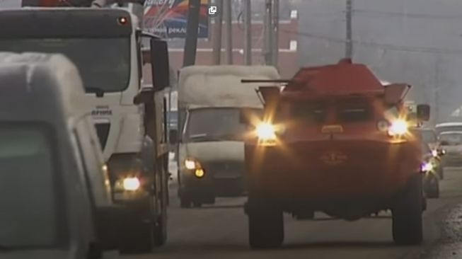 Unik, Taksi di Rusia Sediakan Panser Untuk Penumpangnya