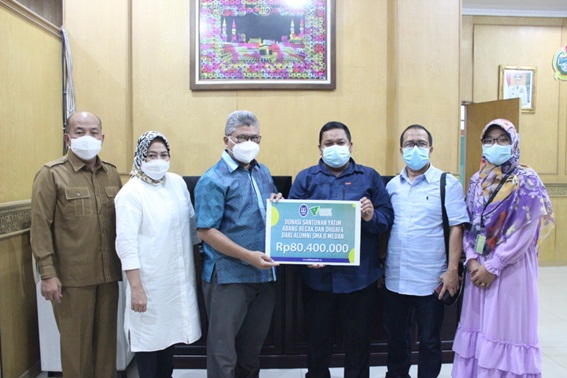 Ikatan Alumni SMAN 8 Salurkan Donasi Ke DD Waspada, Untuk Ratusan Anak Yatim Hingga Pengemudi Becak