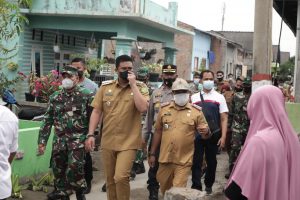 Wali Kota Salurkan Bantuan Paket Sembako ke Warga Kampung Nelayan