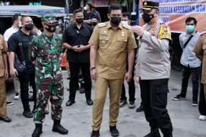 Pastikan Kesiapan Petugas, Bobby Tinjau Pos Cek Point Penyekatan di Jalan Jamin Ginting