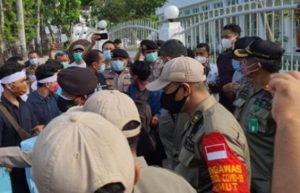 Demo Tolak Kenaikan BBM di Rumah Dinas Gubsu, 6 Mahasiswa Diamankan Polisi