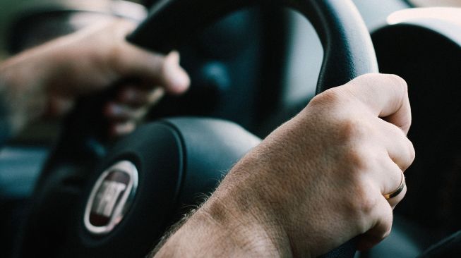 Nyetir Mobil Ugal-ugalan, Bocah 9 Tahun Ini Kacaukan Lalu Lintas