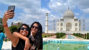 Lockdown di India Dicabut, Taj Mahal Kembali untuk Turis