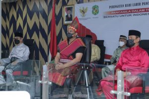 Ikuti Upacara Peringatan Hari Lahir Pancasila, Bobby Nasution Tampil Dengan Pakaian Adat Batak Toba