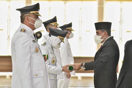 Lantik Bupati/Wabup Madina dan Labusel, Gubsu : Segera Selesaikan Permasalahan Daerah