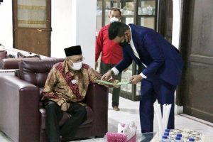 Kunjungi Afifuddin Lubis, Bobby : Saya Naik Mobil Dinas Yang Bapak Pakai Dulu