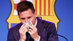 Dengan Berlinang Air Mata, Lionel Messi Ucapkan Selamat Tinggal ke Barcelona