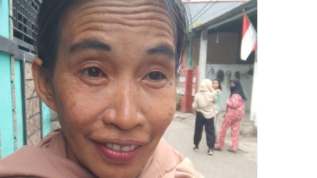 Mirip Jokowi, Perempuan Makassar Ini Viral Dan Ingin Bertemu Presiden