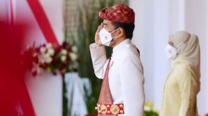 Gunakan Busana Adat Lampung, Jokowi Pimpin Upacara HUT Kemerdekaan RI di Istana Merdeka