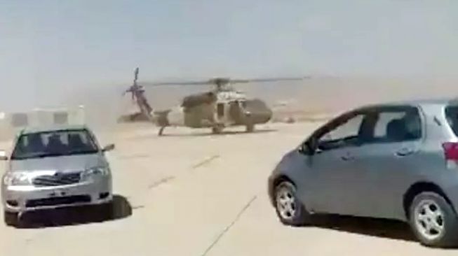 Viral, Taliban Coba Terbangkan Helikopter Blackhawk AS