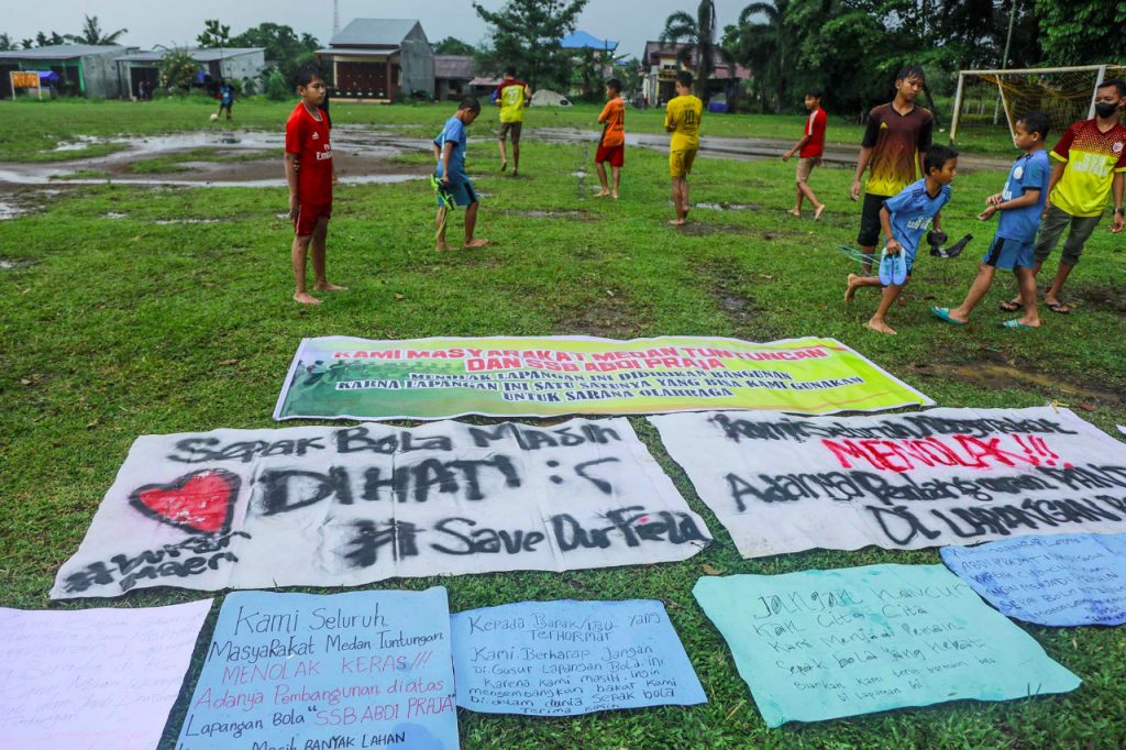 Lapangan Sepak Bola Bakal Dibangun Jadi Pantai Sosial, Warga Medan Tuntungan Protes