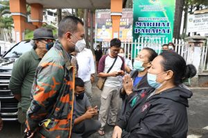 Berkunjung ke Prapat, Wagubsu Dengarkan Keluhkesah Pedagang Kios Kaki Lima