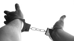 Kembarannya Bikin Onar, Pria Ini Yang Malah Ditangkap Polisi