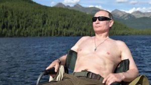 Masa Karantina Usai Terpapar Covid Selesai, Putin Pergi Liburan dan Mancing di Hutan