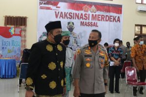 Aulia Rachman Tinjau Vaksinasi Massal di Polres Pelabuhan Belawan