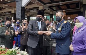 Bersama Pangdam I BB dan Gubsu, Bobby Nasution Ikuti Upacara Peringatan HUT ke-76 TNI