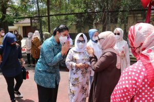 Kahiyang Ayu Apresiasi Vaksinasi Yang Digelar Keluarga Besar Pengajian Sejuta Ummat