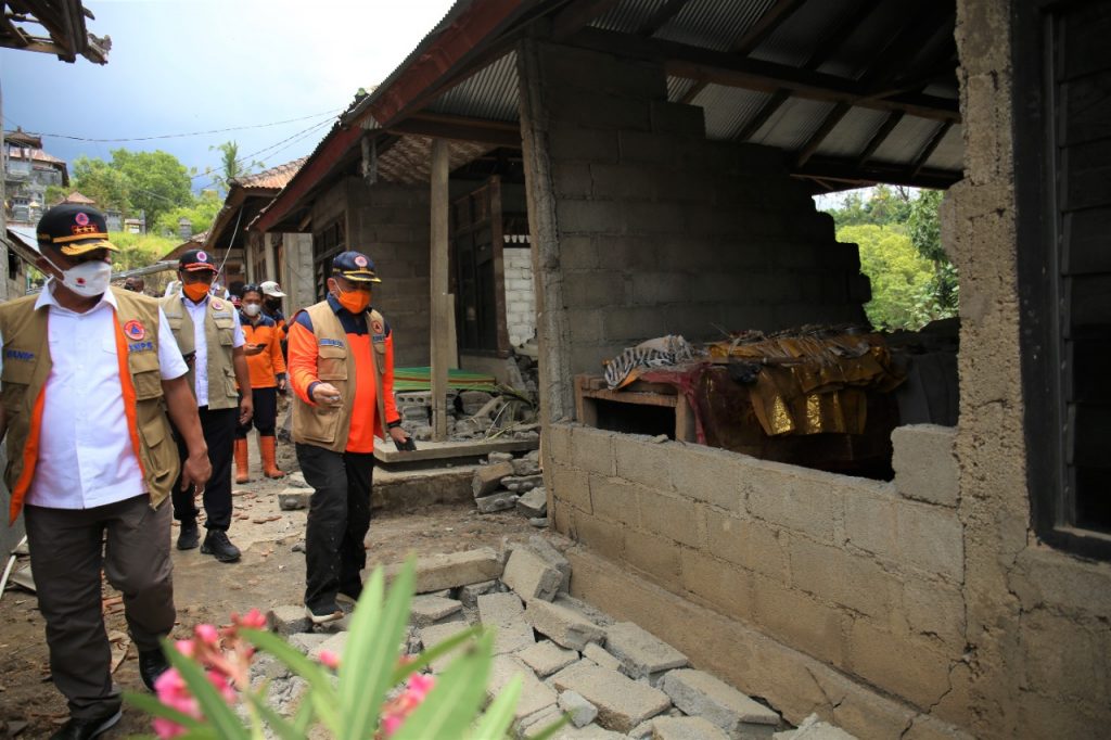 Tinjau Lokasi Gempa Bali, Kepala BNPB Pastikan Kebutuhan Pengungsi Tercukupi