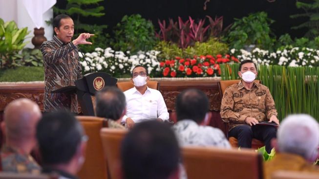 Miliki Potensi Besar di Sektor Energi Terbarukan, Jokowi Minta 3 Menteri Lakukan Kalkulasi Secara detail