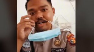 Viral, Kumis Satpam ini Bisa Jadi Gantungan Masker hingga Timbangan
