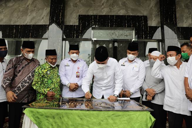 Resmikan Mesjid Al Ikhlas di Patumbak, Musa Rajekshah Apresiasi Warga Yang Kumpulkan Dana Pribadi Untuk Pembangunan Mesjid