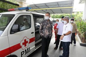 Serahkan Satu Unit Mobil Jenazah, Musa Rajekshah Minta PMI Marelan Semakin Aktif Bantu Masyarakat