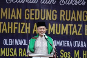 Musa Rajekshah Resmikan Santri Ponpes Al Mumtaz di Batubara