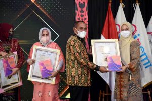 Nawal Lubis Raih Anugerah Penghargaan Perempuan Inspirasi Indonesia 2021