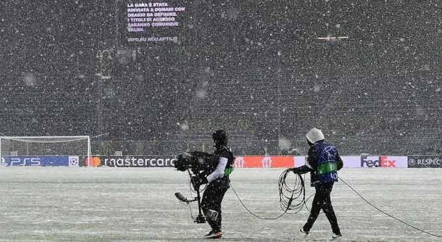 Dilanda Salju Tebal, Laga Atalanta vs Villarreal Ditunda