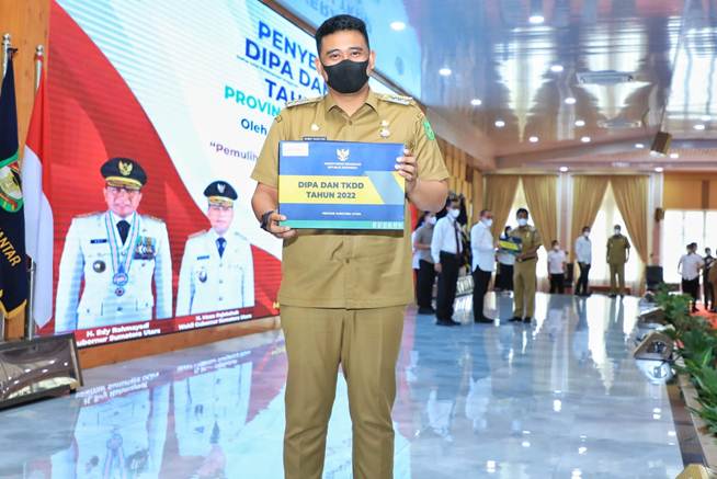 Terima TKDD Dari Gubsu, Bobby Nasution : Untuk Percepatan Pembangunan