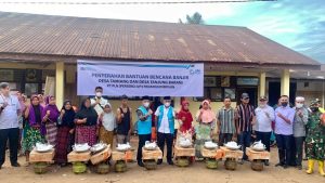 PLN UP3 Padangsidimpuan Salurkan Bantuan ke Korban Banjir di Batang Lubu Sutam