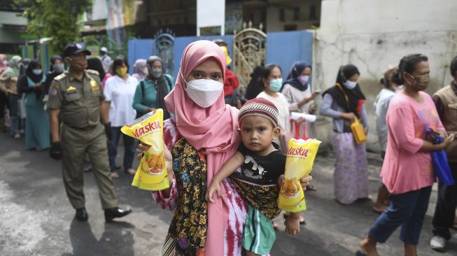 Tetapkan Harga Minyak Goreng Maksimal Rp14 Ribu, Pemerintah : Yang Nakal Akan ‘Dihabisi’