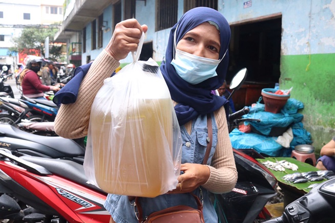 Kolaborasi Dengan PTPN IV, Pemko Medan Gelar Operasi Pasar Minyak Goreng di Pusat Pasar