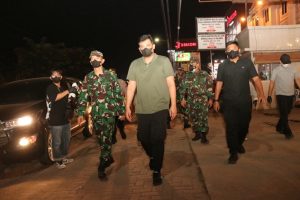 Imbau Warga, Bobby Pimpin Patroli Prokes di Medan Utara