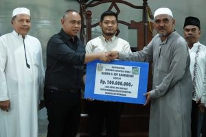 Terima Bantuan dari Gubsu, Ketua BKM Ubudiyah Pangkalan Brandan Terharu