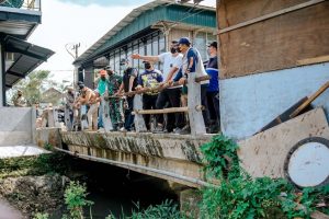 Pimpin Gotong Royong Pembersihan Sungai Selayang, Bobby Cari Akar Masalah Banjir