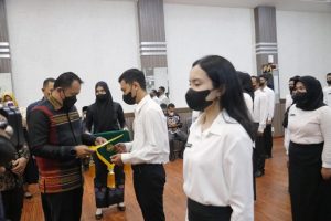 Serahkan 196 SK CPNS Formasi 2021, Wakil Wali Kota : Selamat Bekerja