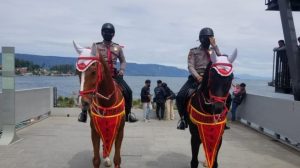 Amankan Lokasi Wisata Pantai Bebas Parapat Sumut, Polda Sumut Turunkan Polisi Berkuda
