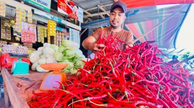 Harga Cabai Meroket, Tembus Harga Rp 100 Ribu
