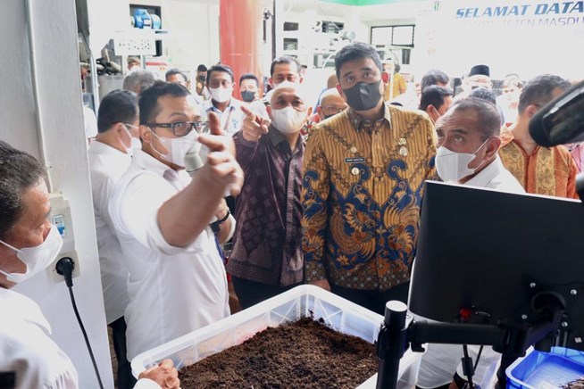 Tinjau Produksi Minyak Goreng Merah Bersama Menteri Koperasi dan UKM, Bobby Nasution Semoga Bermanfaat Untuk Atasi Stunting