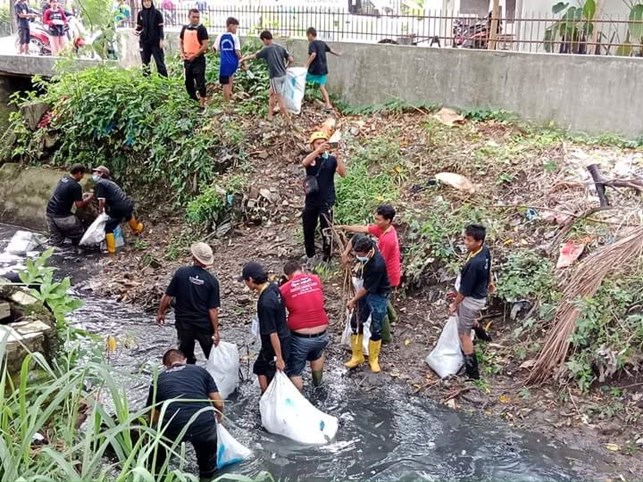 Sambut HUT Kota Medan Ke 432, Kelurahan Babura Gelar Kegiatan Aksi Bersih Susur Alur Sungai Putih