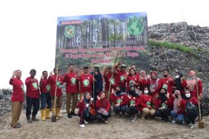 Peringati Hari Bumi, DKP Kota Medan Gelar Aksi Bersih dan Penanaman Bibit Pohon Di TPA Terjun