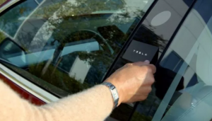 Pasarkan Mobil Tanpa Kunci Fisik,Tesla Berniat Kurangi Limbah Elektroni