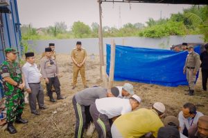 Bobby Nasution & Keluarga Kurban 3 Ekor Sapi Di Masjid Jami’ Hanifah