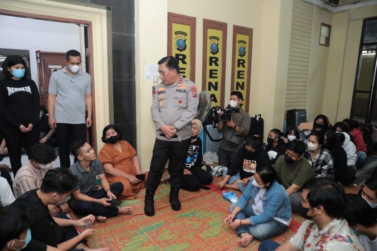 Gagal Terbang ke Kamboja, 212 PMI Diduga Bekerja untuk Situs Judi PAY4D
