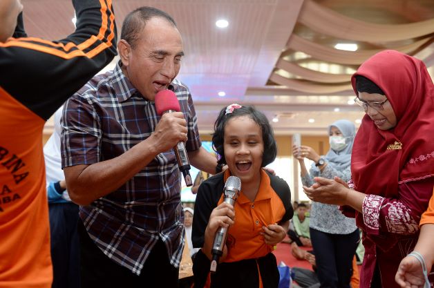 Beri Perhatian Khusus, Gubsu dan Ketua TP PKK Bermain Bersama Anak-anak Panti Asuhan dan Marjinal 