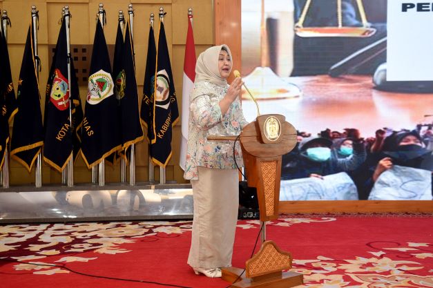 Ingatkan Soal Pentingnya Wawasan, Nawal Motivasi Para Politisi Perempuan 